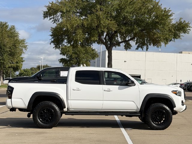 Used 2022 Toyota Tacoma TRD Off-Road AWD/4WD image 3