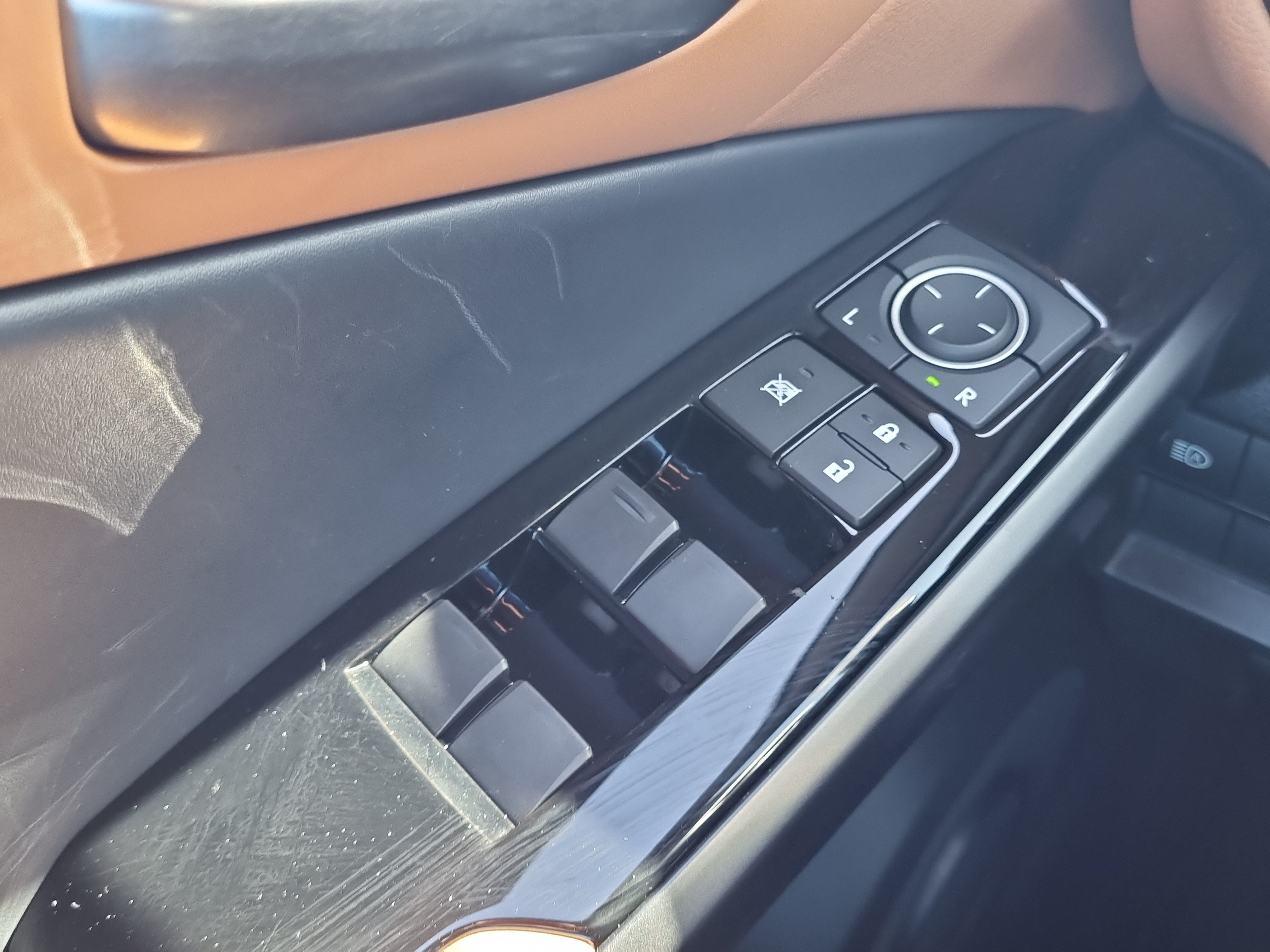 Used 2024 Lexus IS 300 w/ Comfort Package RWD image 26