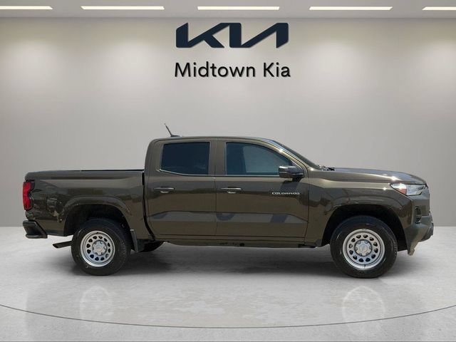 Used 2023 Chevrolet Colorado W/T RWD image 2
