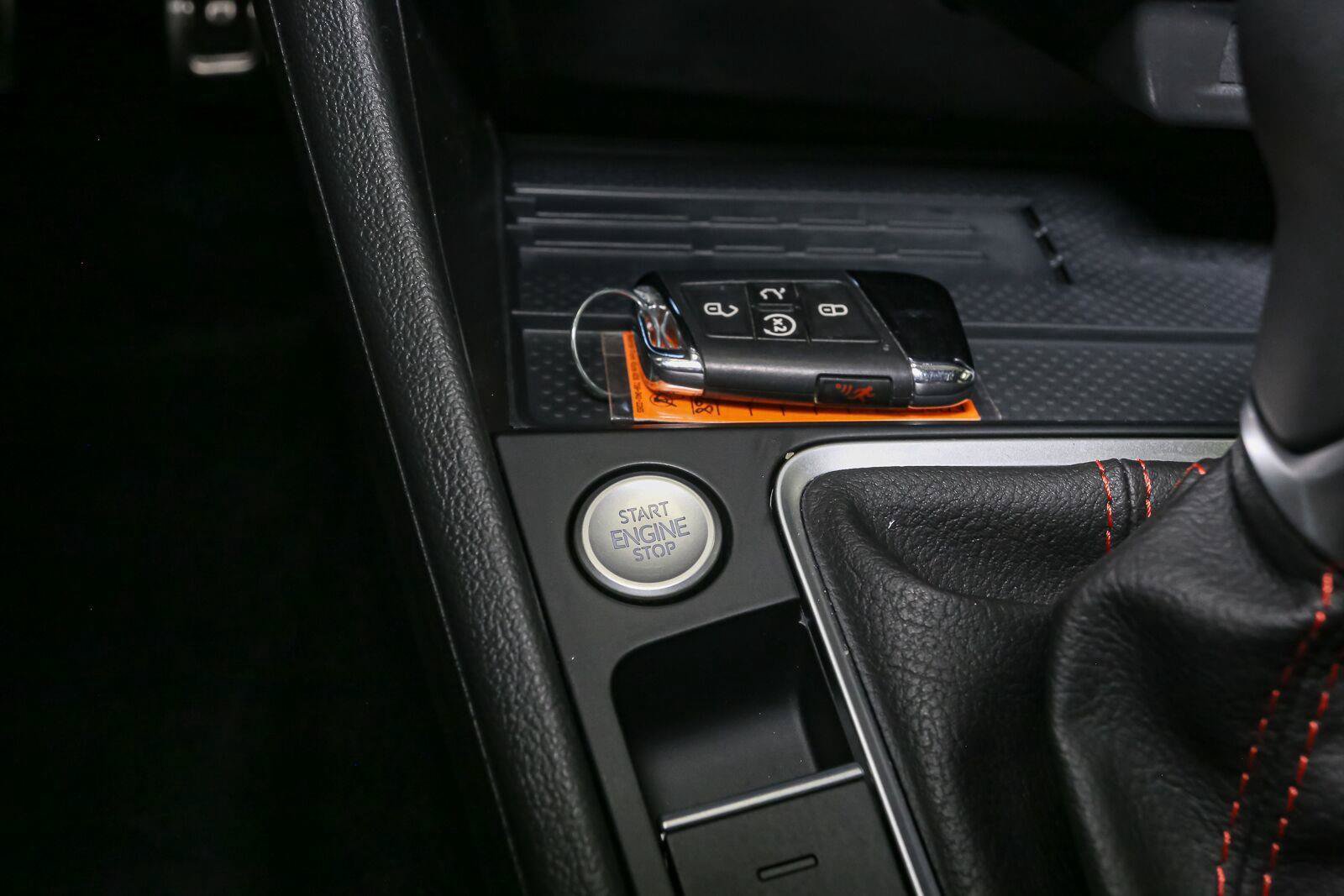 Certified 2025 Volkswagen Jetta GLI Autobahn FWD image 34