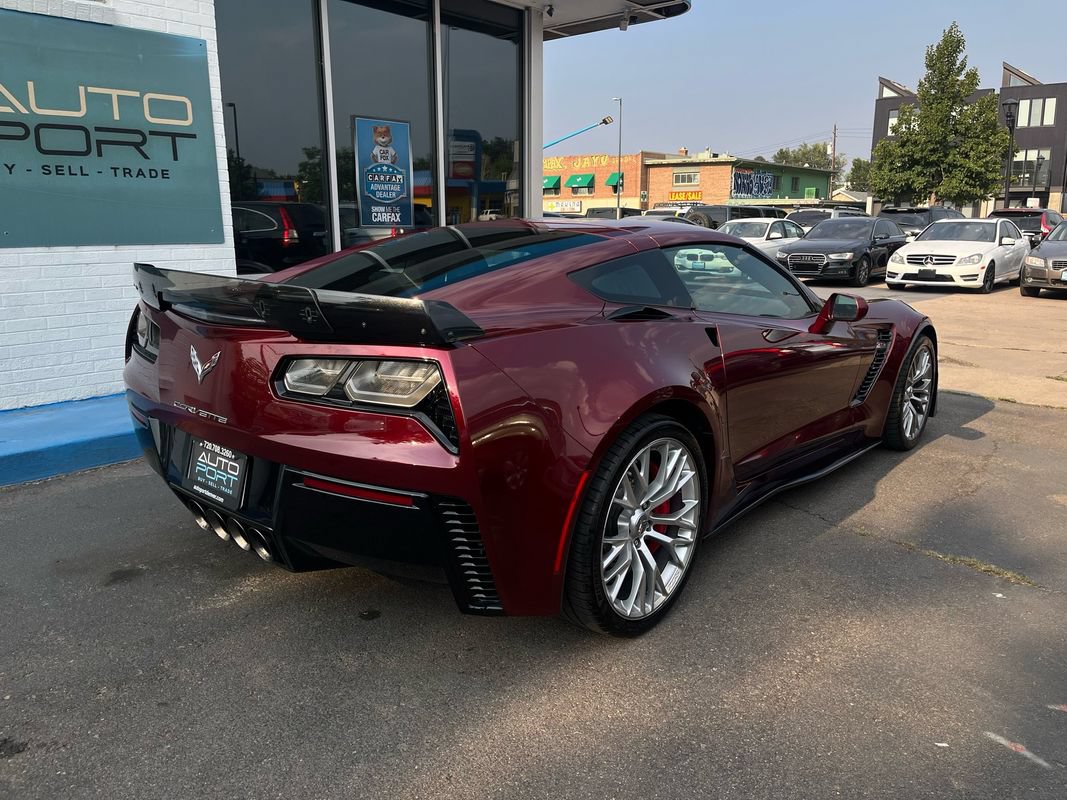 Used 2016 Chevrolet Corvette Z06 w/ 3LZ Preferred Equipment Group RWD image 2
