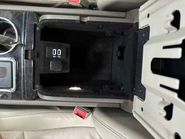 Used 2016 Lincoln Navigator Select AWD/4WD image 28