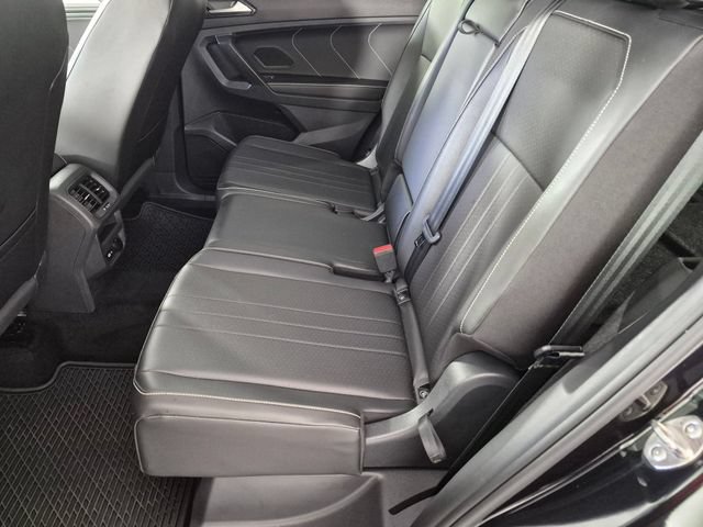 Used 2023 Volkswagen Tiguan SE FWD image 27