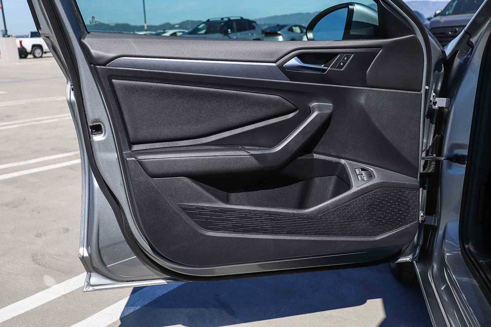 Certified 2022 Volkswagen Jetta SE image 22