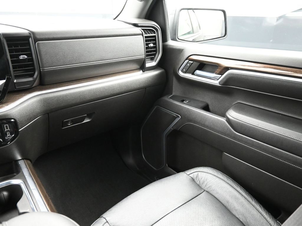 Used 2022 Chevrolet Silverado 1500 RST image 14