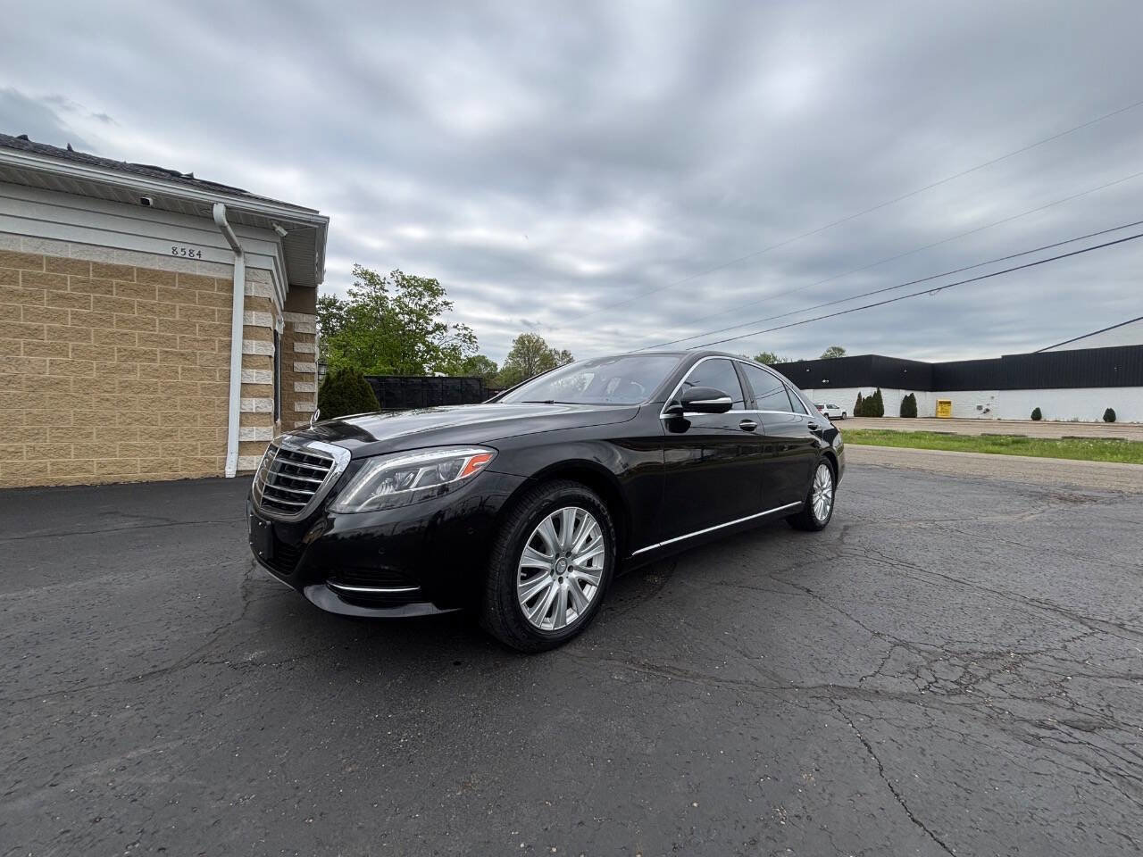 Used 2015 Mercedes-Benz S 550 4MATIC Sedan image 1