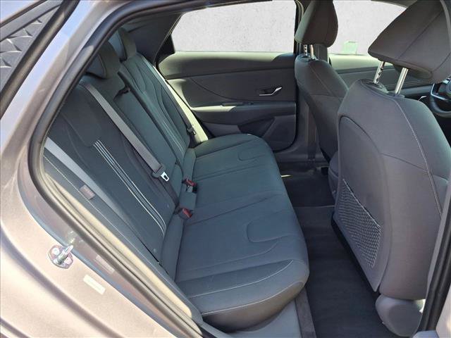 Used 2025 Hyundai Elantra SEL FWD image 19