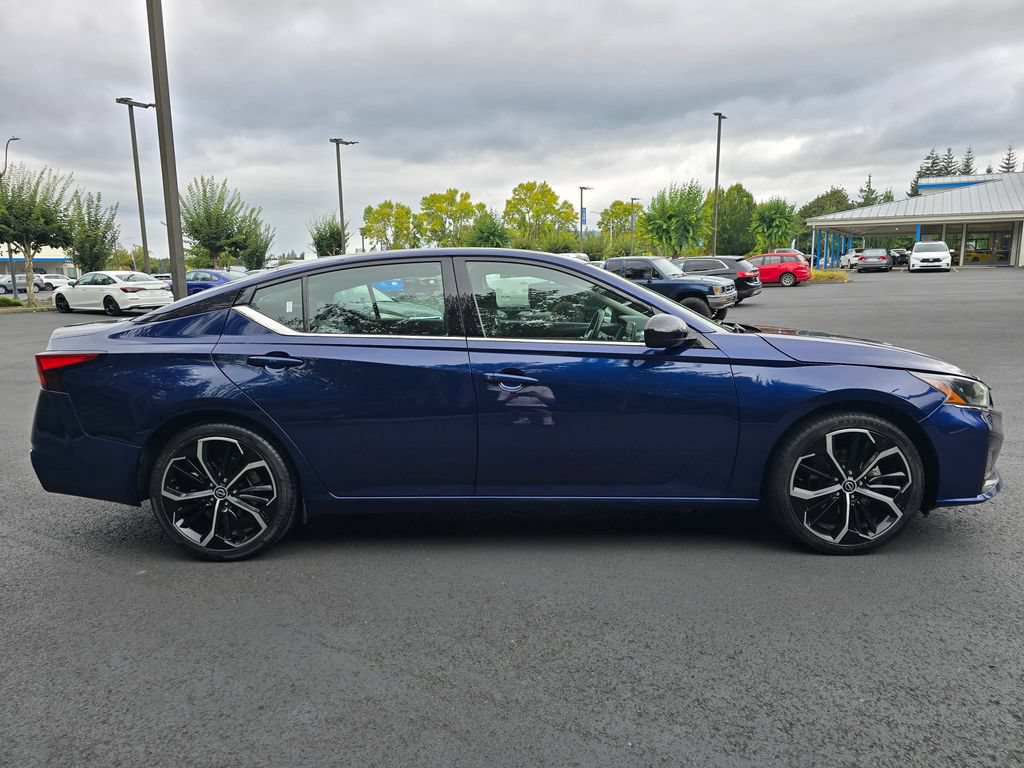 Used 2024 Nissan Altima 2.5 SR FWD image 24