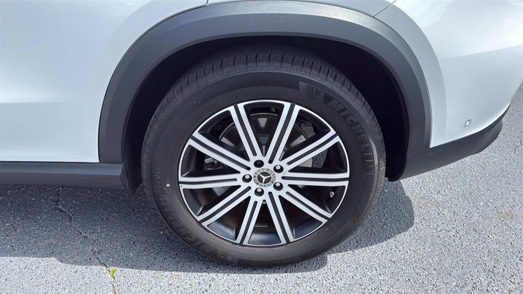 Used 2024 Mercedes-Benz GLE 450 4MATIC image 11