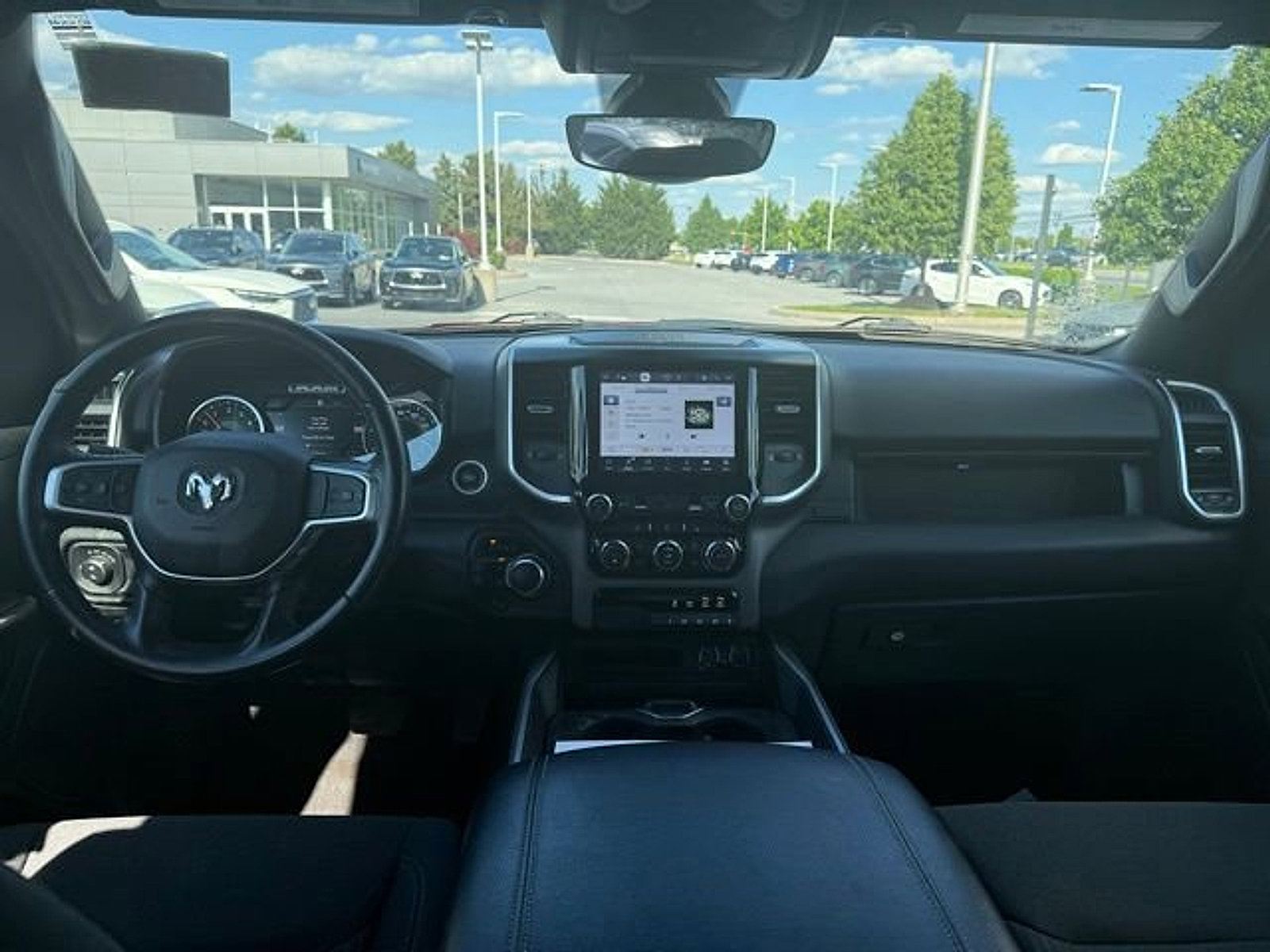 Used 2022 RAM 1500 Big Horn AWD/4WD image 4