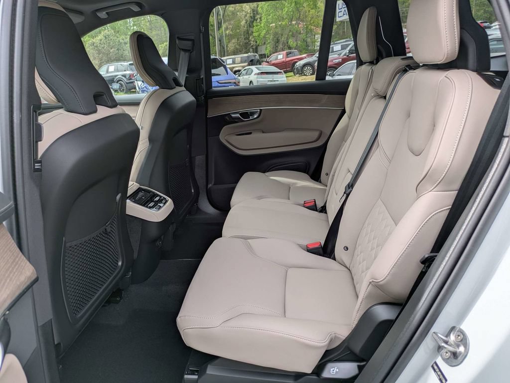 New 2026 Volvo XC90 B6 Ultra w/ Protection Package AWD/4WD image 16