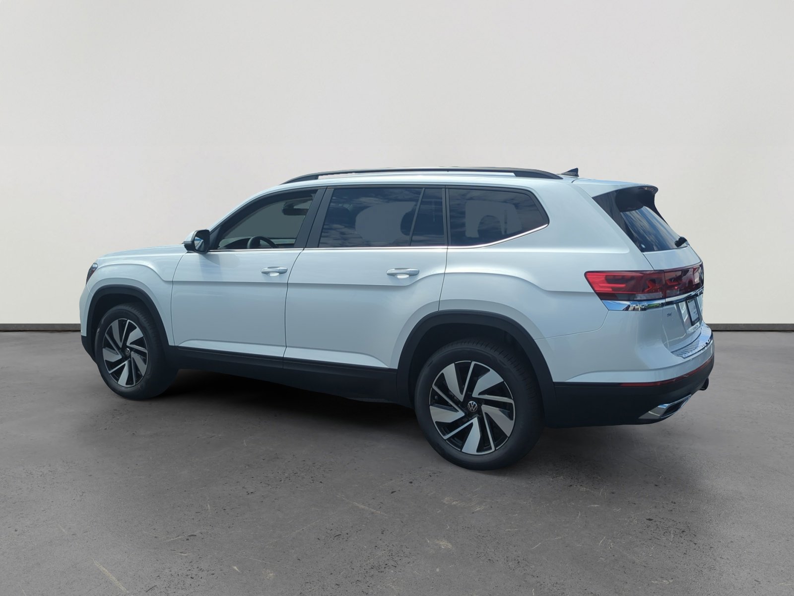 New 2026 Volkswagen Atlas SE FWD image 3