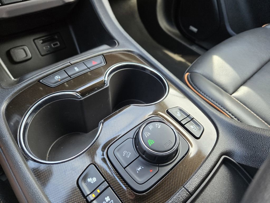 Certified 2023 GMC Acadia AT4 w/ Preferred Package image 15