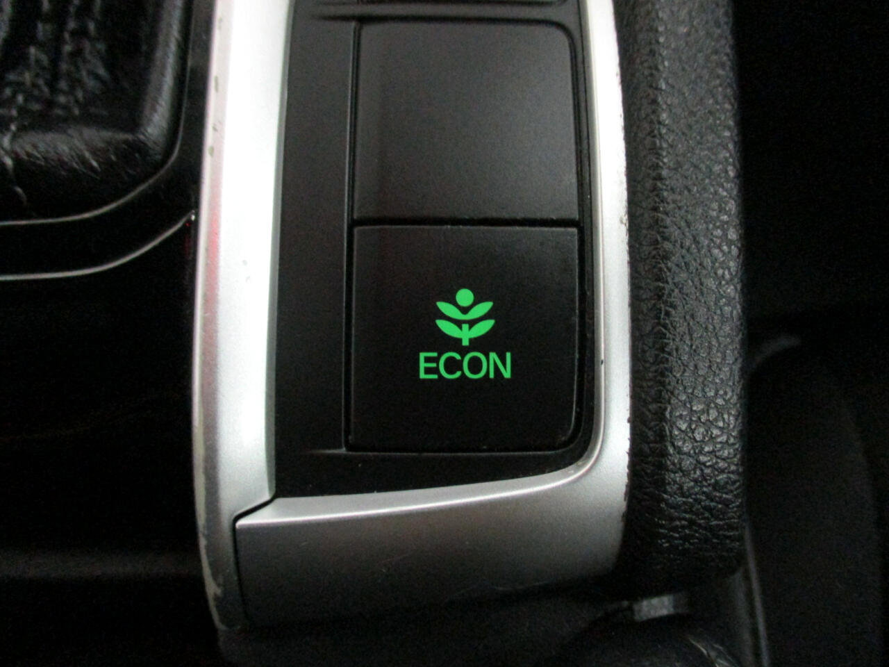 Used 2020 Honda Civic Sport image 21