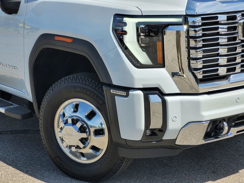 New 2026 GMC Sierra 3500 Denali w/ Denali Reserve Package AWD/4WD image 6