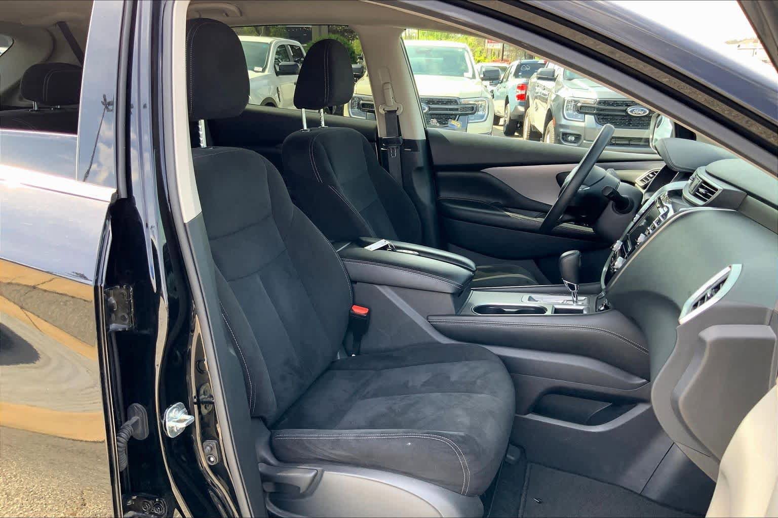 Used 2023 Nissan Murano S image 9