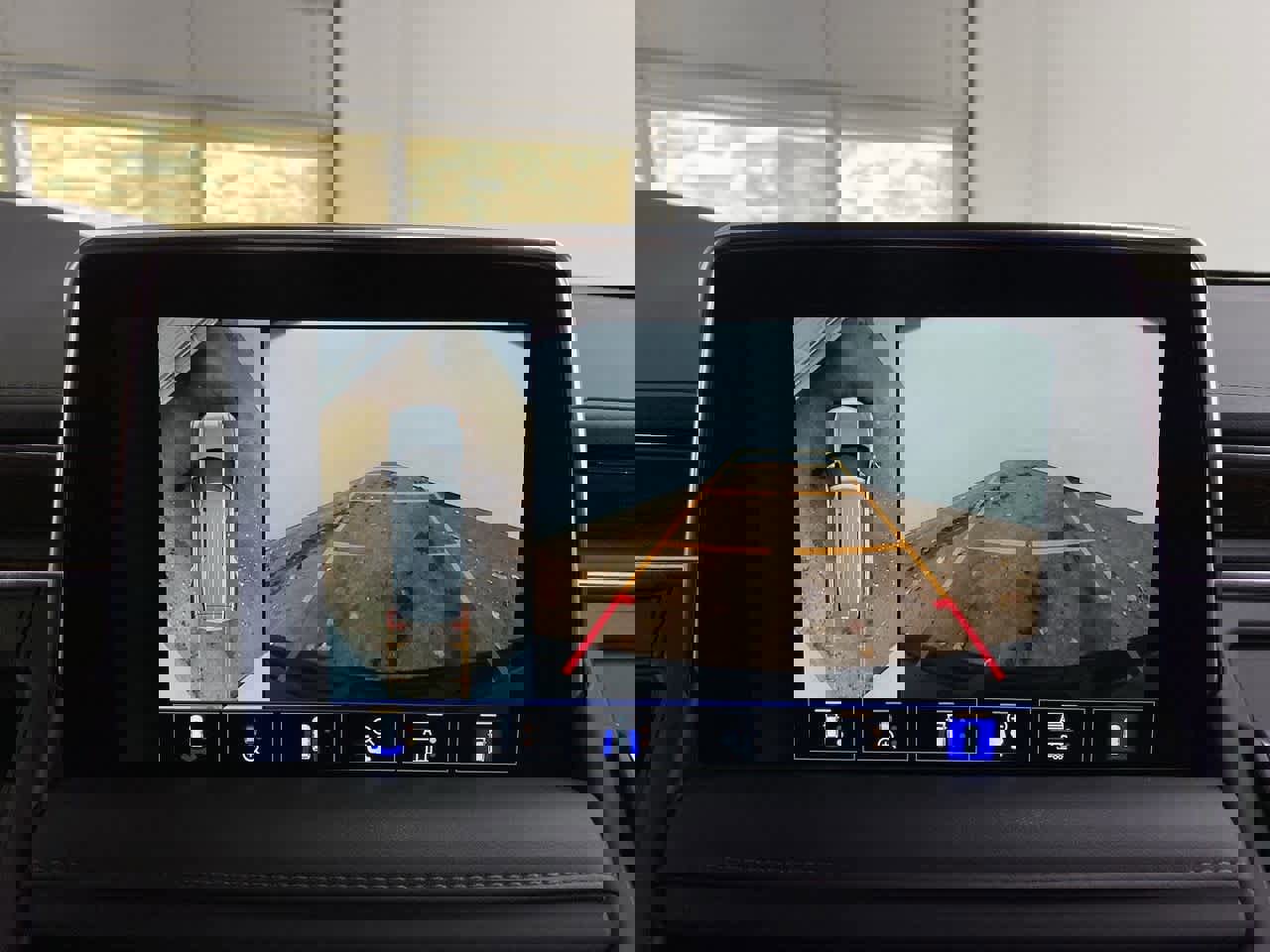 Used 2024 Chevrolet Tahoe High Country w/ Premium Package 2 image 25