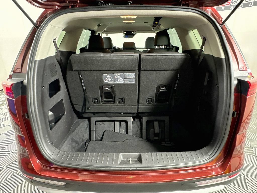 Used 2022 Kia Carnival LX FWD image 25
