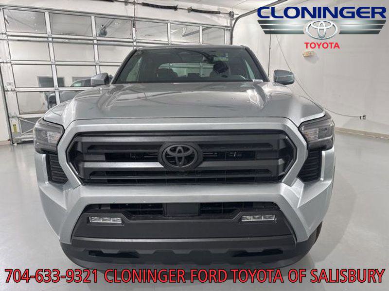 New 2025 Toyota Tacoma SR5 image 3