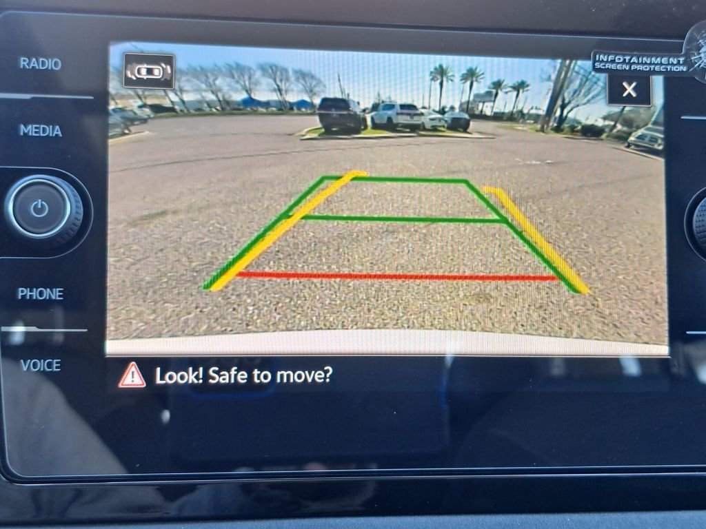 New 2026 Volkswagen Taos SE image 11