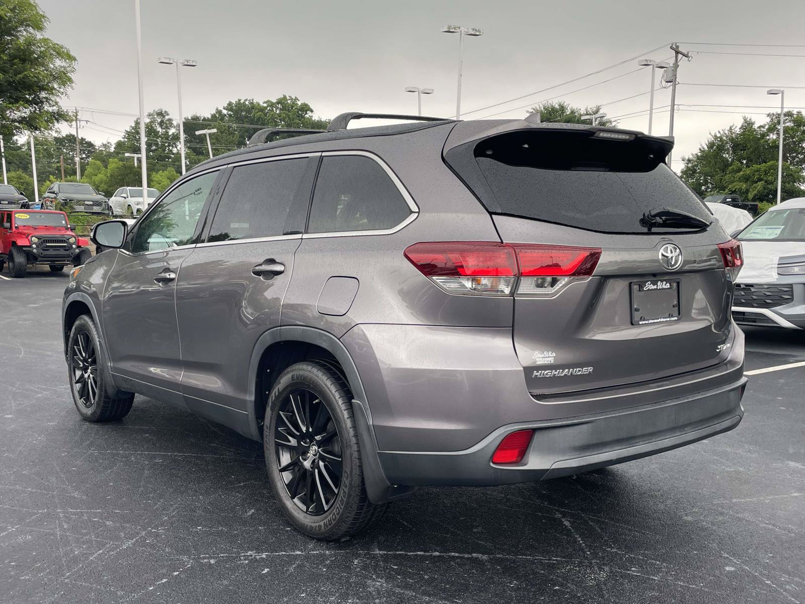 Used 2019 Toyota Highlander SE AWD/4WD image 5