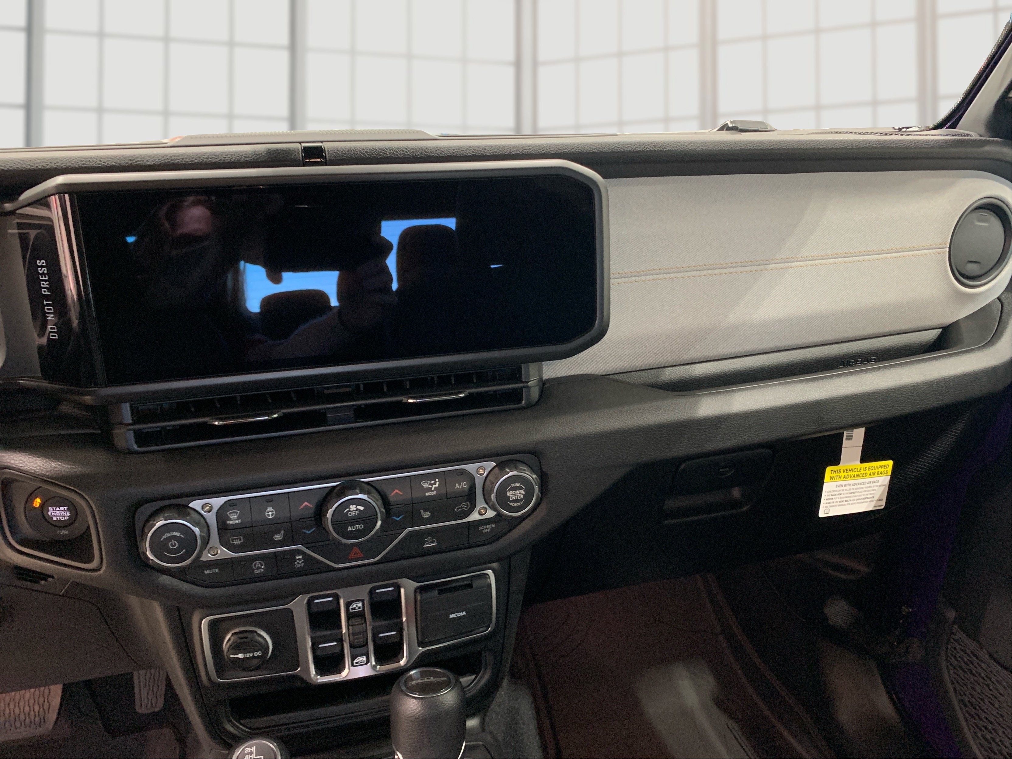 New 2026 Jeep Gladiator Sport AWD/4WD image 11