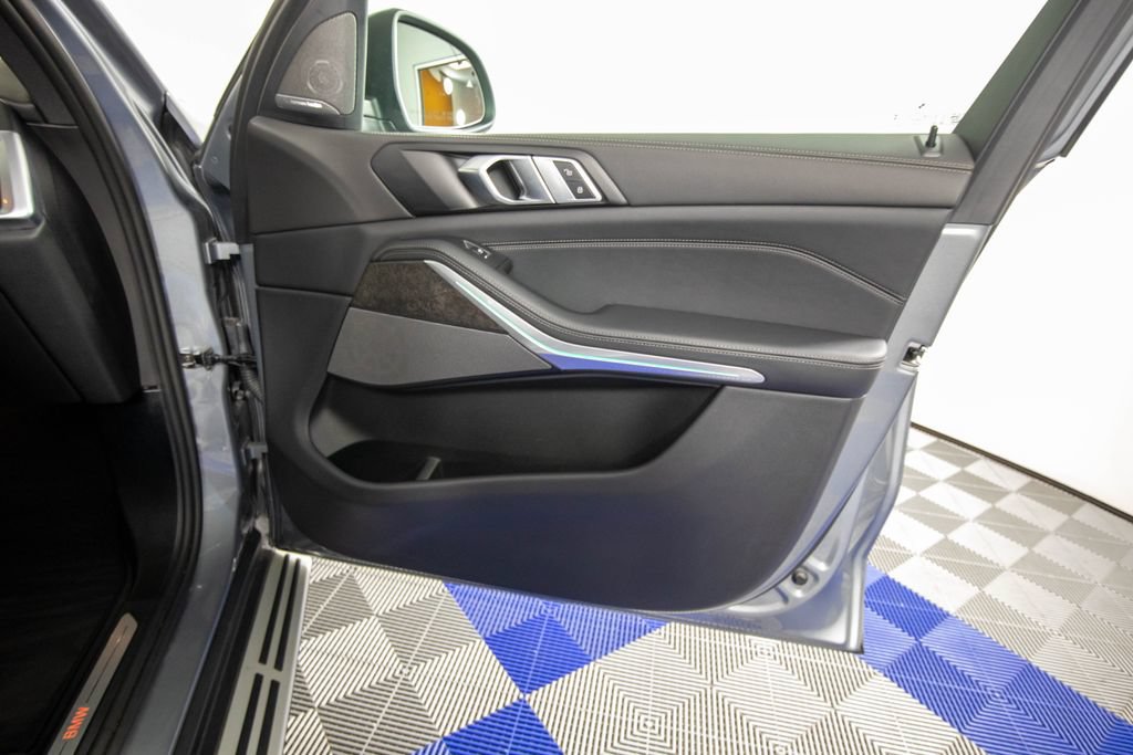 Used 2026 BMW X5 xDrive40i AWD/4WD image 15