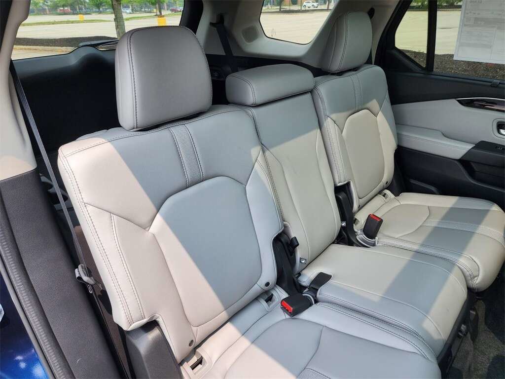 Used 2023 Honda Pilot Touring image 18