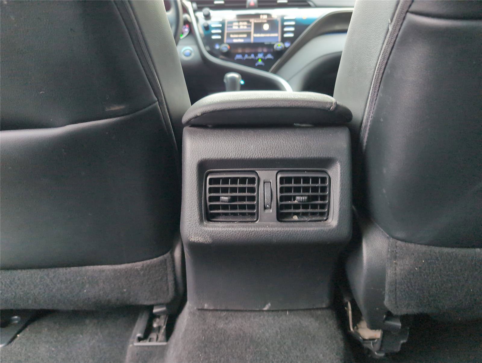 Used 2020 Toyota Camry XSE image 27