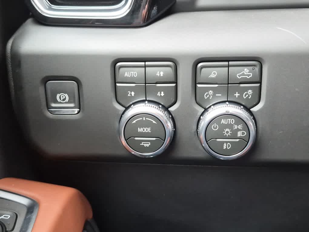 New 2026 GMC Sierra 3500 Denali Ultimate w/ LPO, Black Badging Package AWD/4WD image 18
