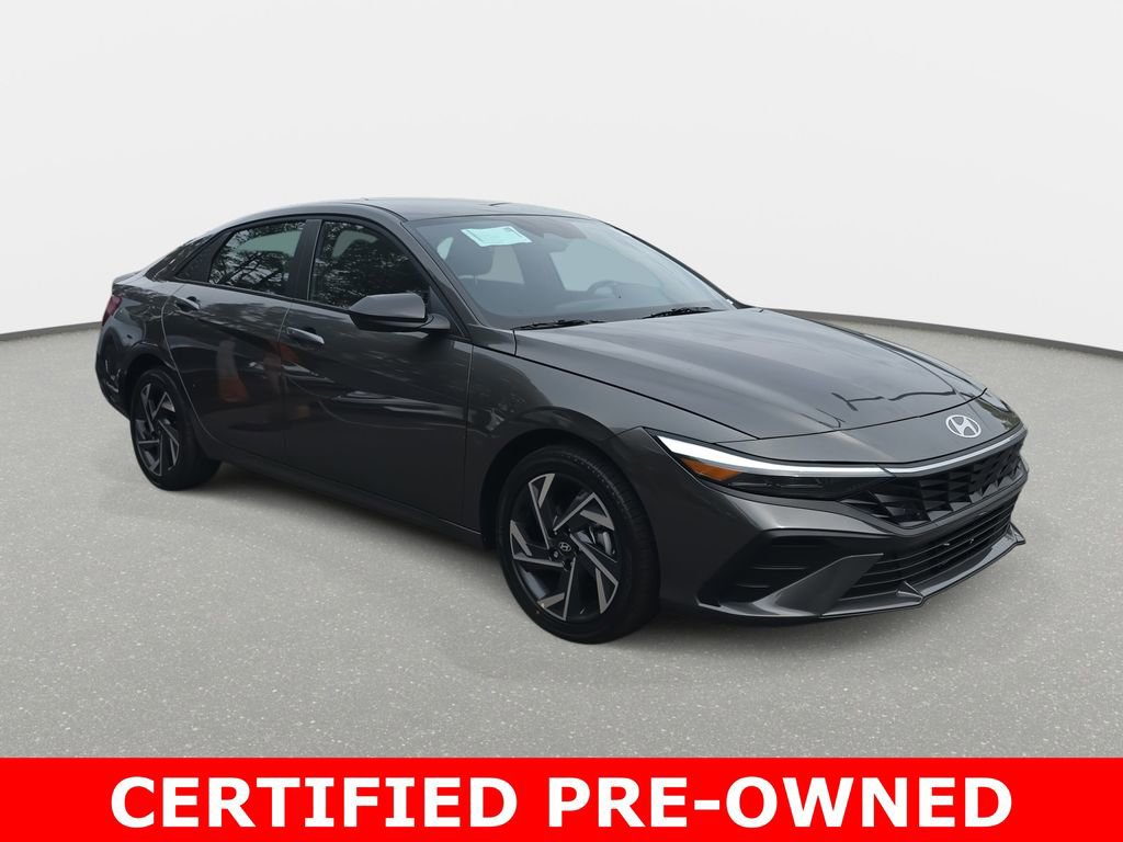 Certified 2025 Hyundai Elantra SEL image 3