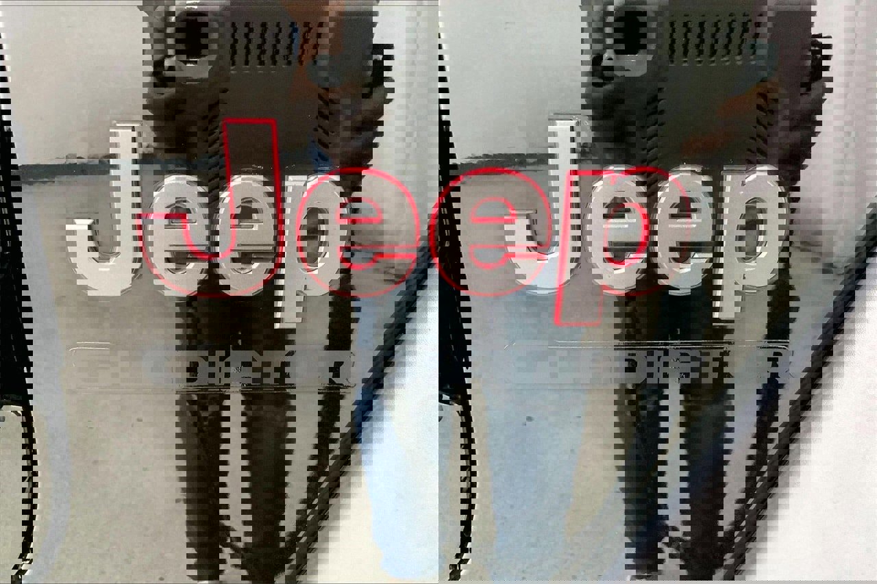 Used 2020 Jeep Gladiator Rubicon image 7