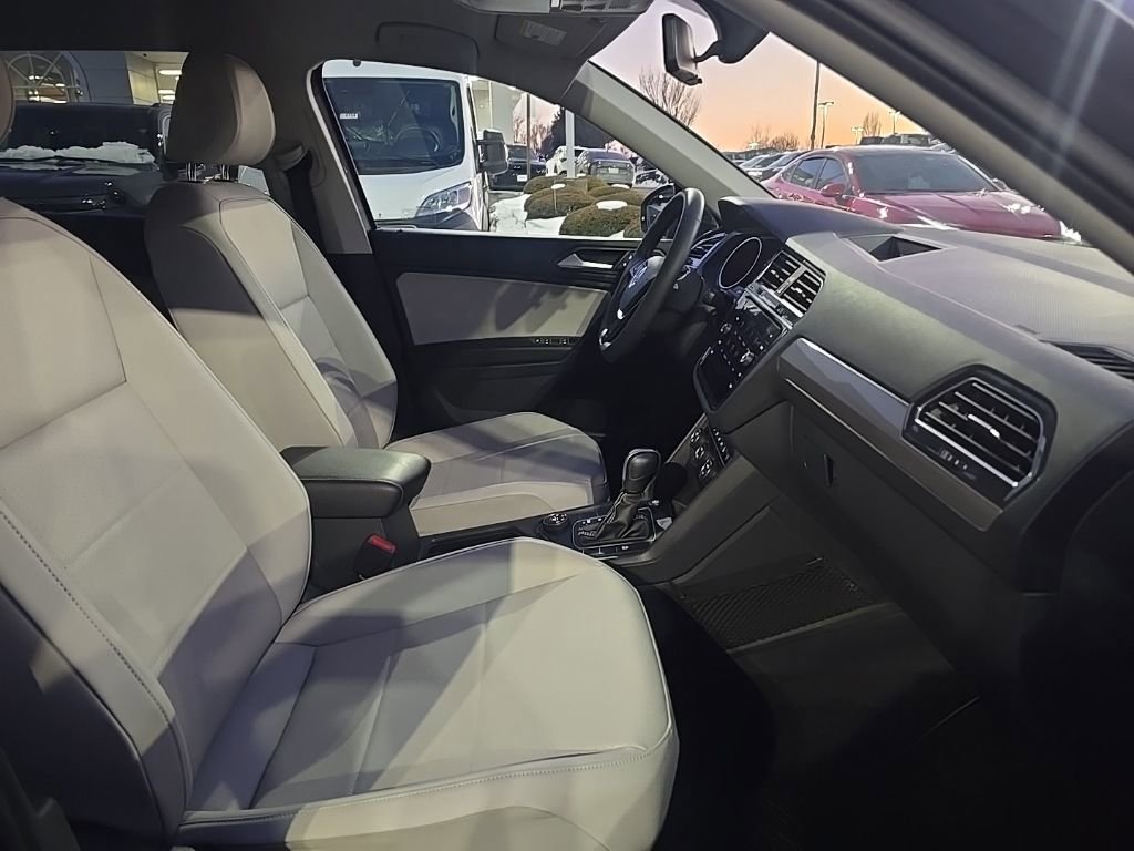 Used 2021 Volkswagen Tiguan SEL image 12