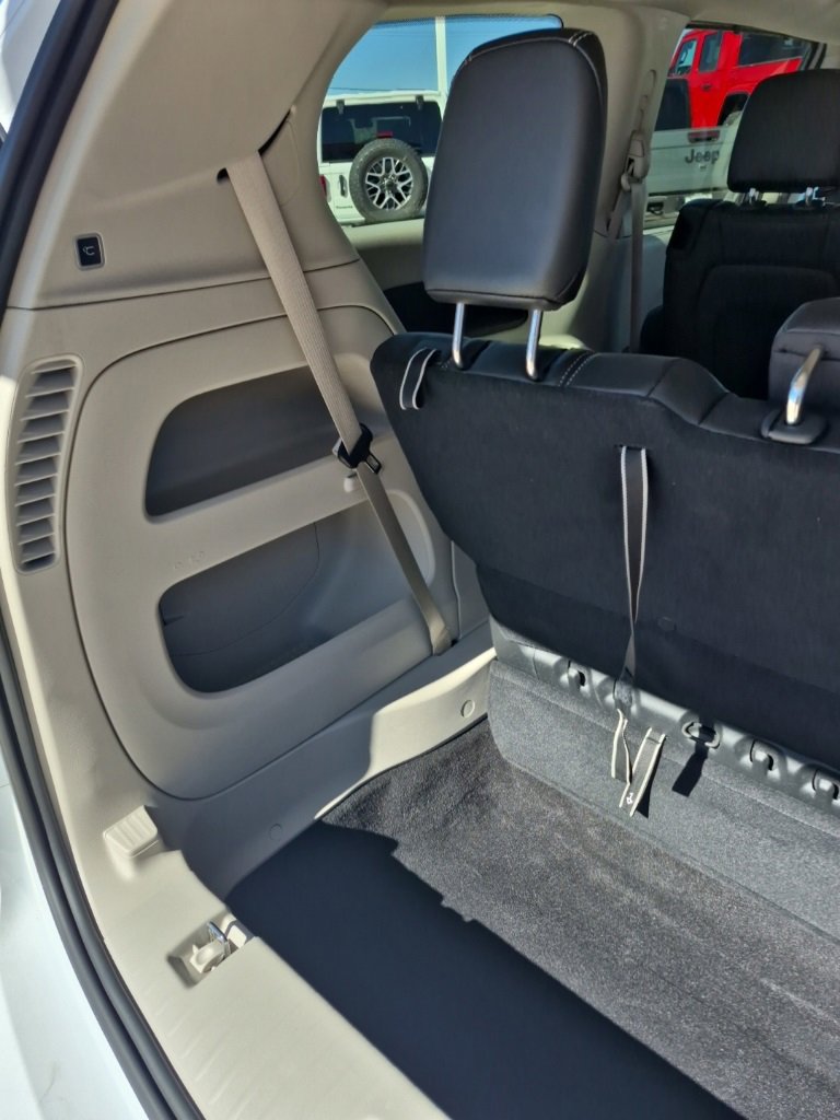 Certified 2024 Chrysler Pacifica Touring-L image 60