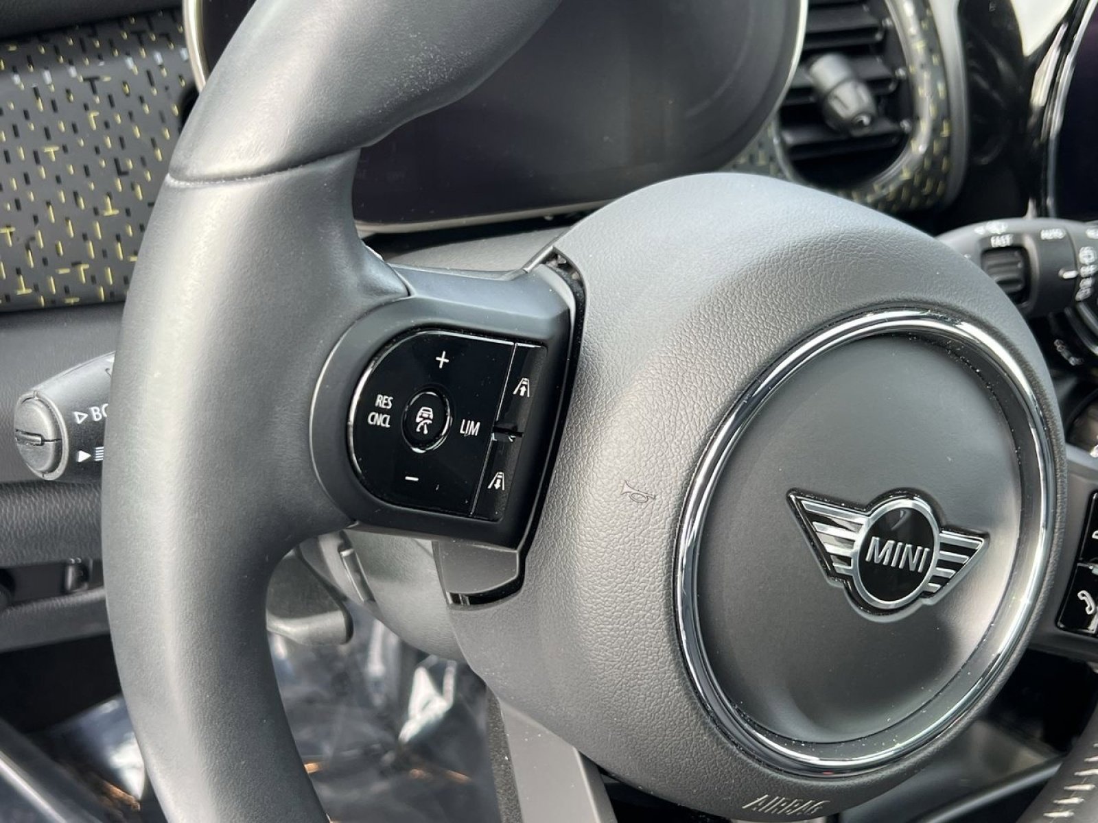 Used 2022 MINI Cooper SE image 30