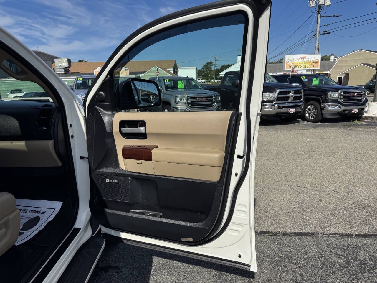 Used 2014 Toyota Sequoia Platinum AWD/4WD image 43