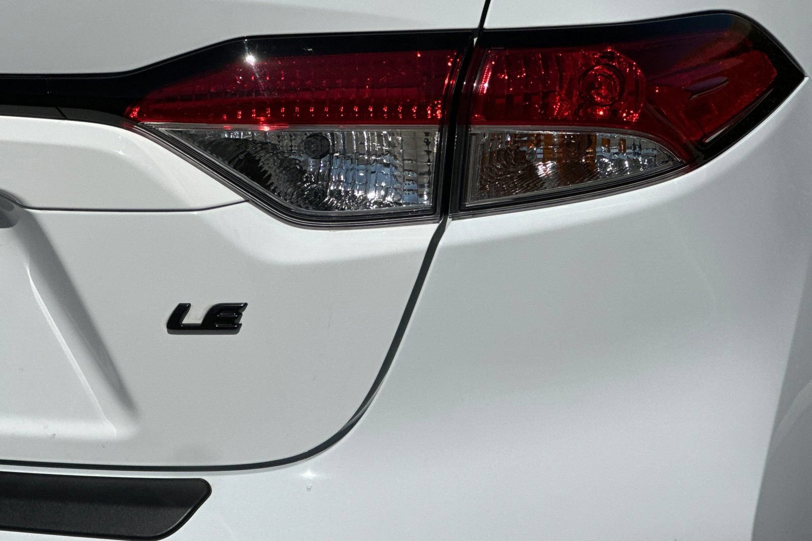Used 2025 Toyota Corolla LE FWD image 25