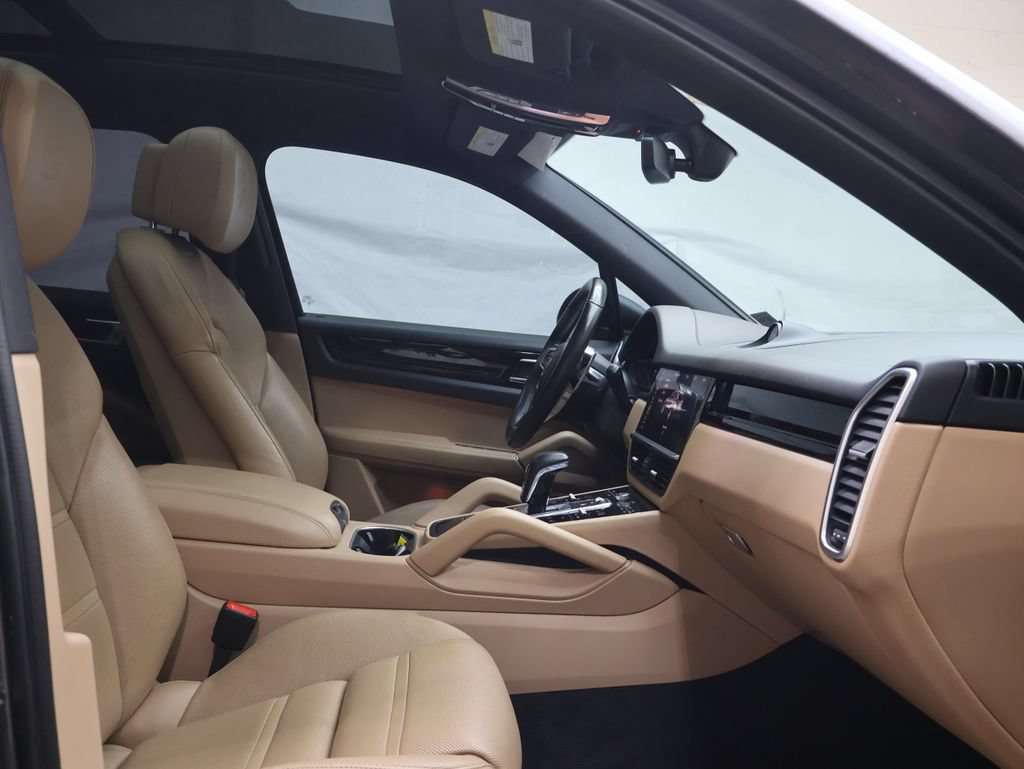 Used 2020 Porsche Cayenne AWD/4WD image 9