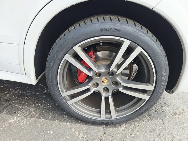 Used 2014 Porsche Cayenne GTS AWD/4WD image 10