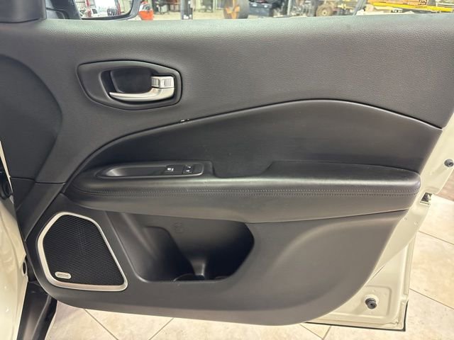 Used 2021 Jeep Compass Latitude w/ Sun and Sound Group FWD image 9