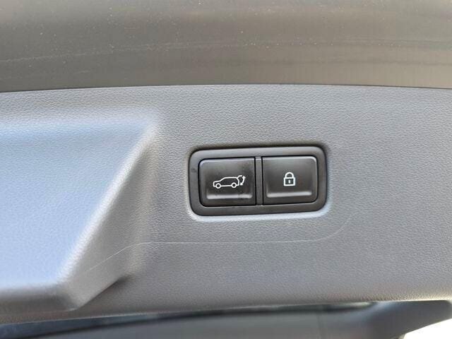 Used 2024 Hyundai Santa Fe SE AWD/4WD image 17
