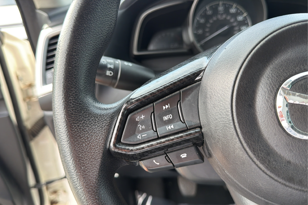 Used 2017 MAZDA MAZDA3 Sport FWD image 26