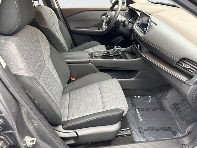 Used 2023 Nissan Rogue SV image 16
