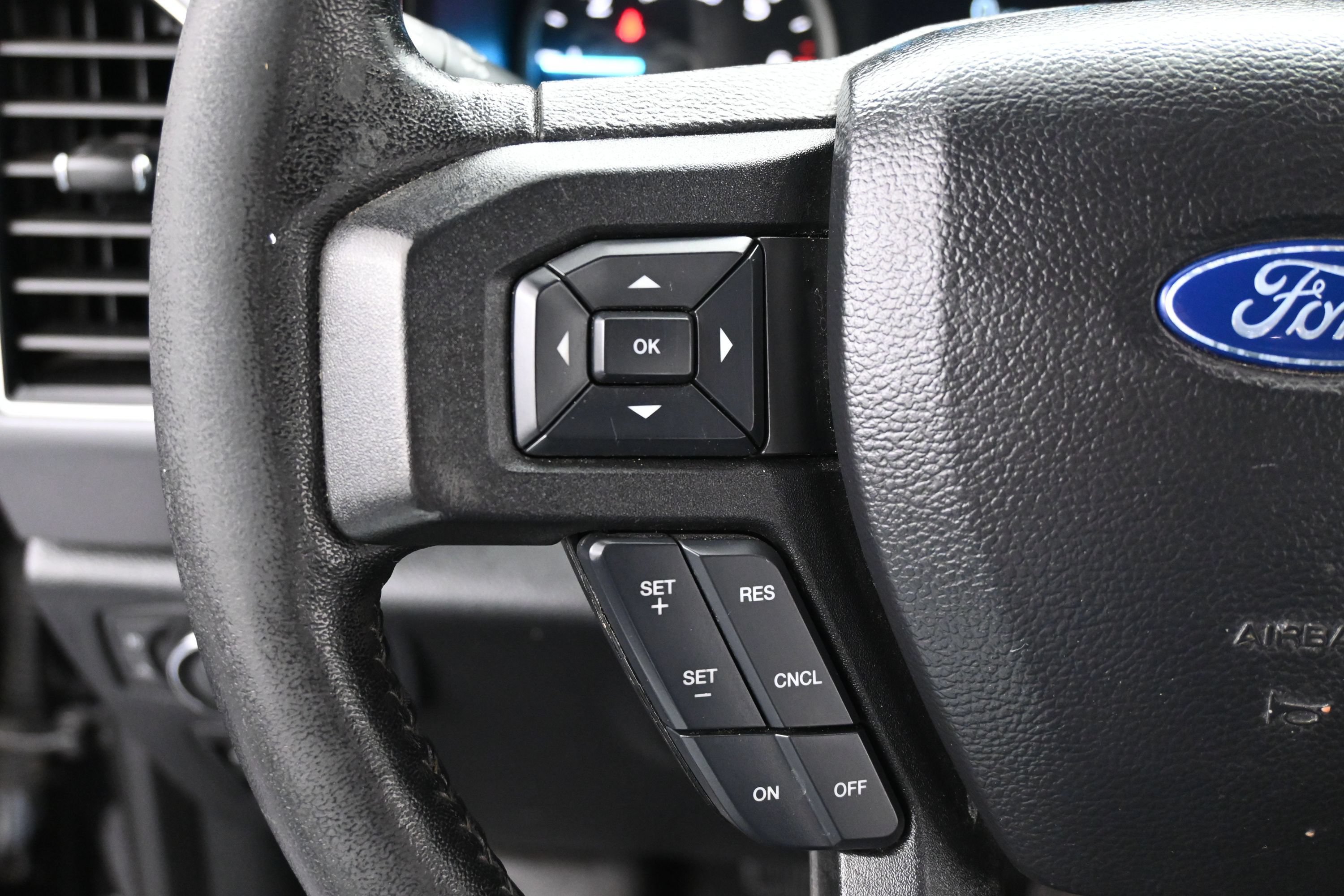 Used 2019 Ford F150 XLT w/ Equipment Group 302A Luxury AWD/4WD image 14