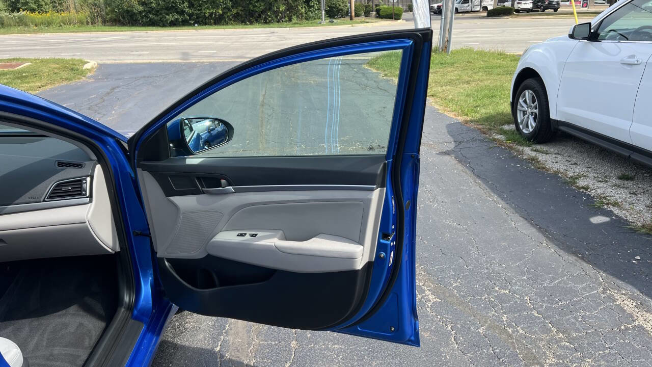 Used 2017 Hyundai Elantra SE w/ SE A/T Tech Package 03 image 32