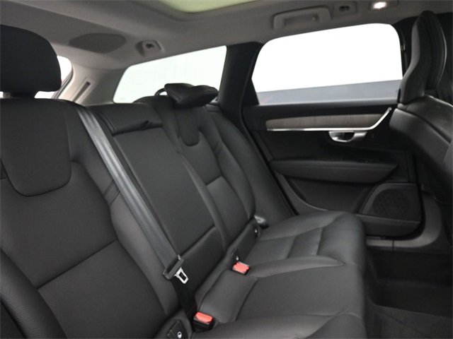 Certified 2024 Volvo V90 B6 Cross Country Plus image 33