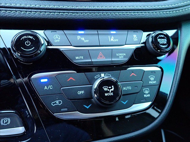 New 2027 Chrysler Pacifica Select AWD/4WD image 18