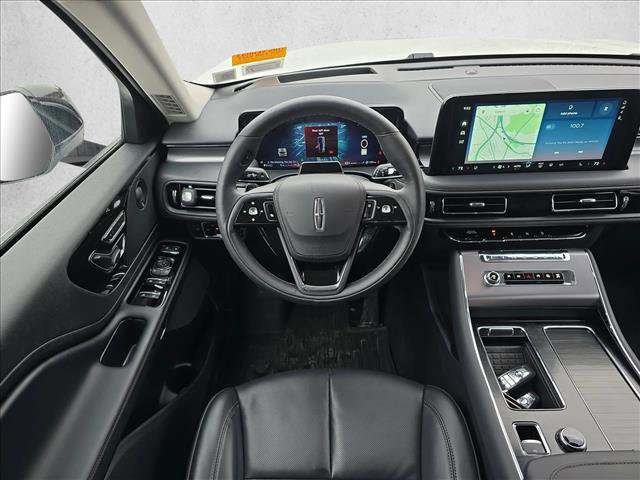 Used 2025 Lincoln Aviator AWD w/ Equipment Group 101A image 16