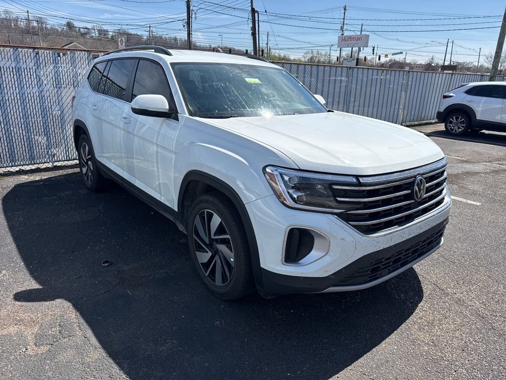 Used 2025 Volkswagen Atlas SE image 1