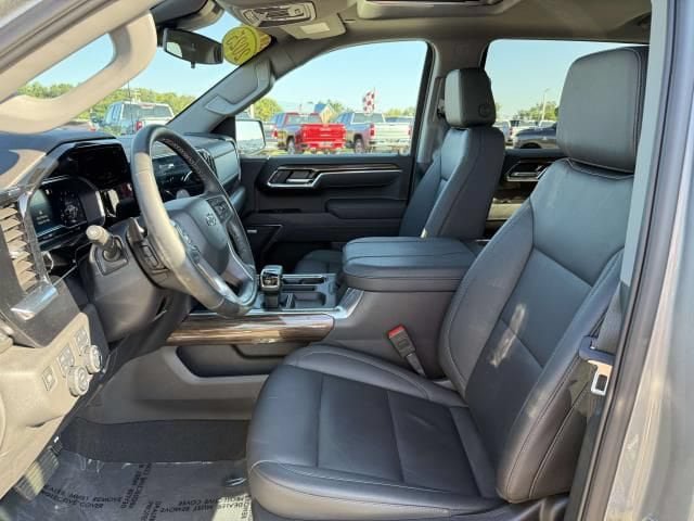 Used 2025 Chevrolet Silverado 1500 LT Trail Boss w/ LT Trail Boss Premium Package AWD/4WD image 12